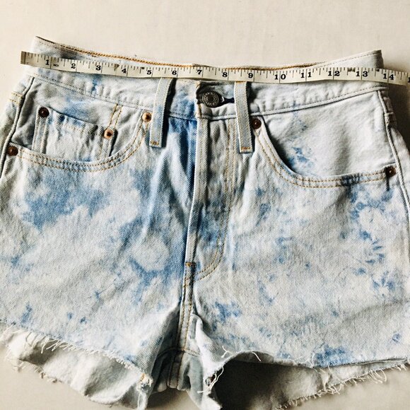 Levis 501 Jean Shorts Women’s 26 Cut Offs Acid Wash Denim Blue Button Fly‎ - Picture 5 of 9